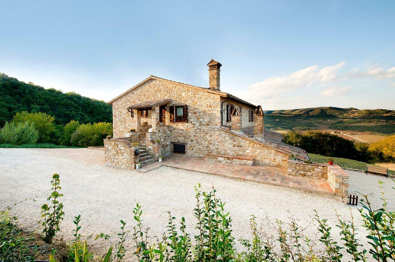Casale Le Orme Bed & Breakfast Todi Exterior photo